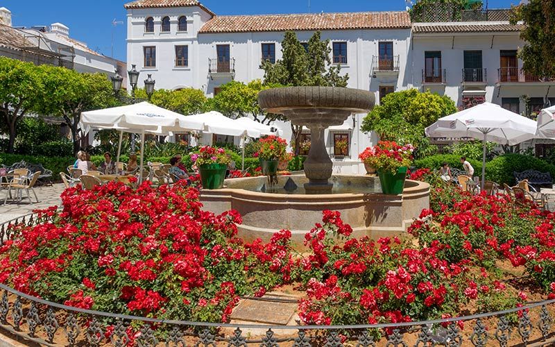 Mayor of Estepona, Jose Maria Garcia Urbano, Receives Quality Award