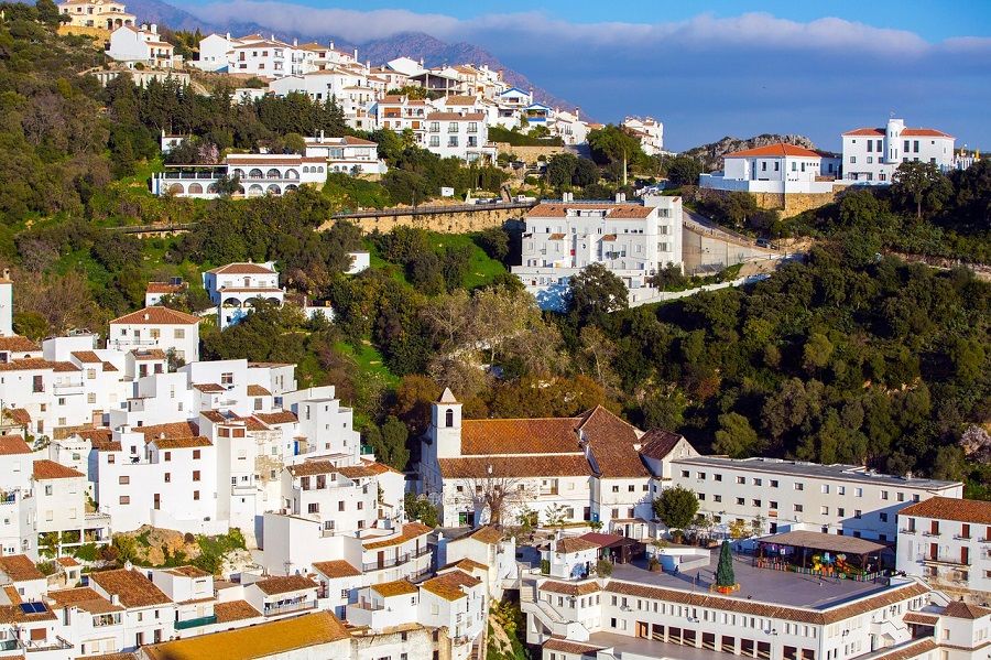 Average Property Prices and Price Per Square Meter in Casares